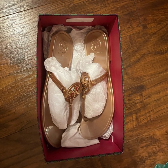 Tory Burch Shoes - NWOT Tory Burch Mini Miller Flat Thong Size 6